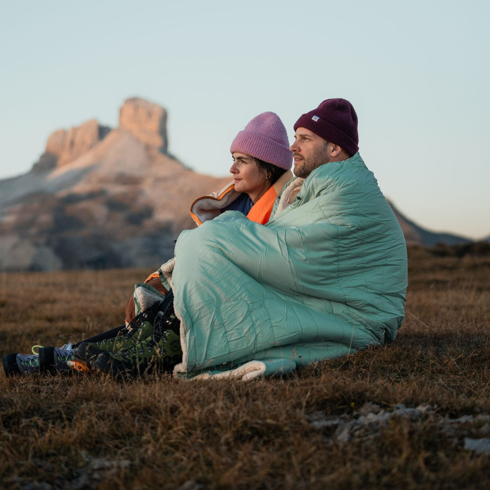 VOITED CloudTouch® Indoor/Outdoor Camping Blanket - Cameo Green