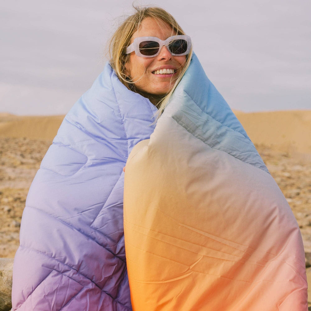 VOITED CloudTouch® Indoor/Outdoor Camping Blanket - Fuzzy Sunset