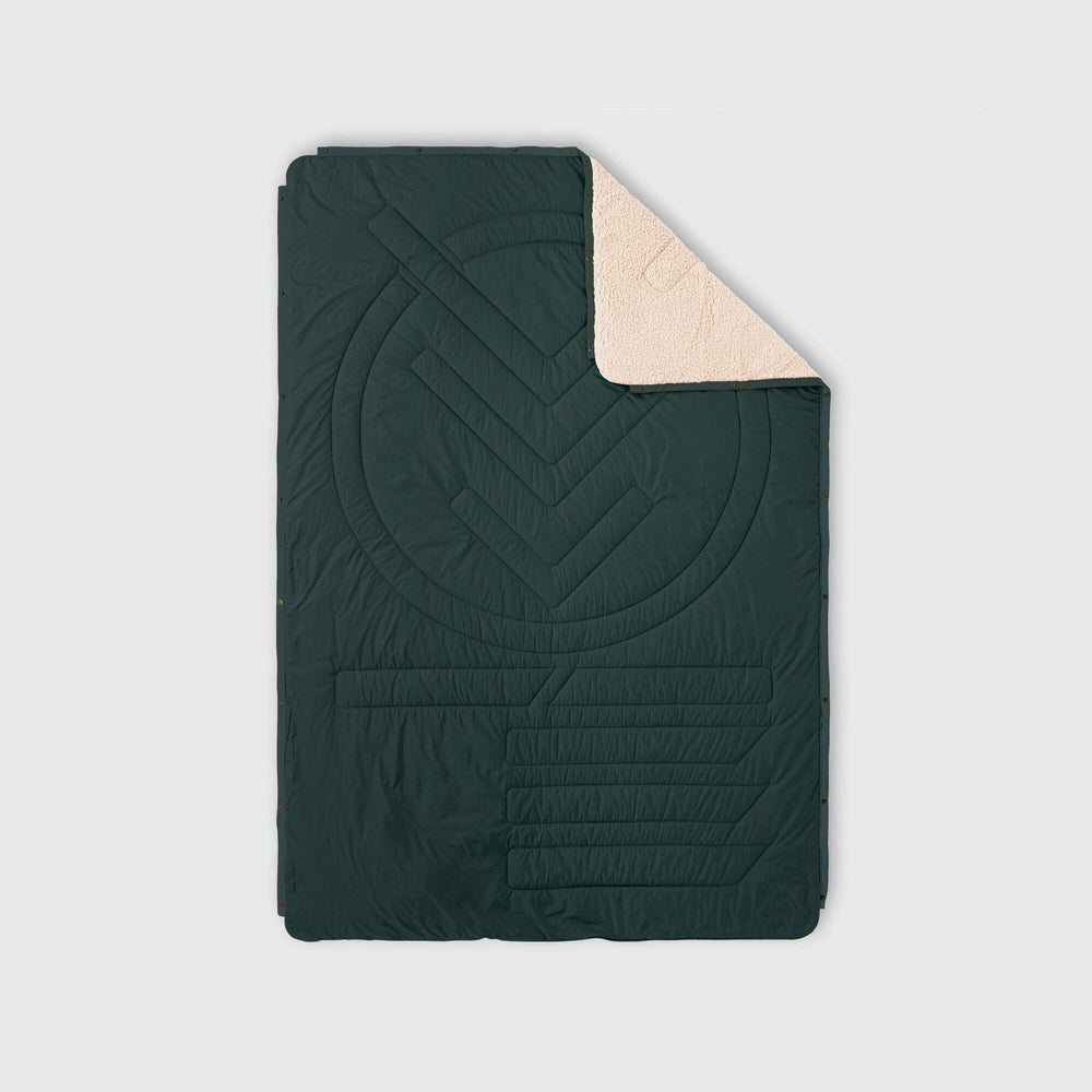 VOITED CloudTouch® Indoor/Outdoor Camping Blanket - Green Gables