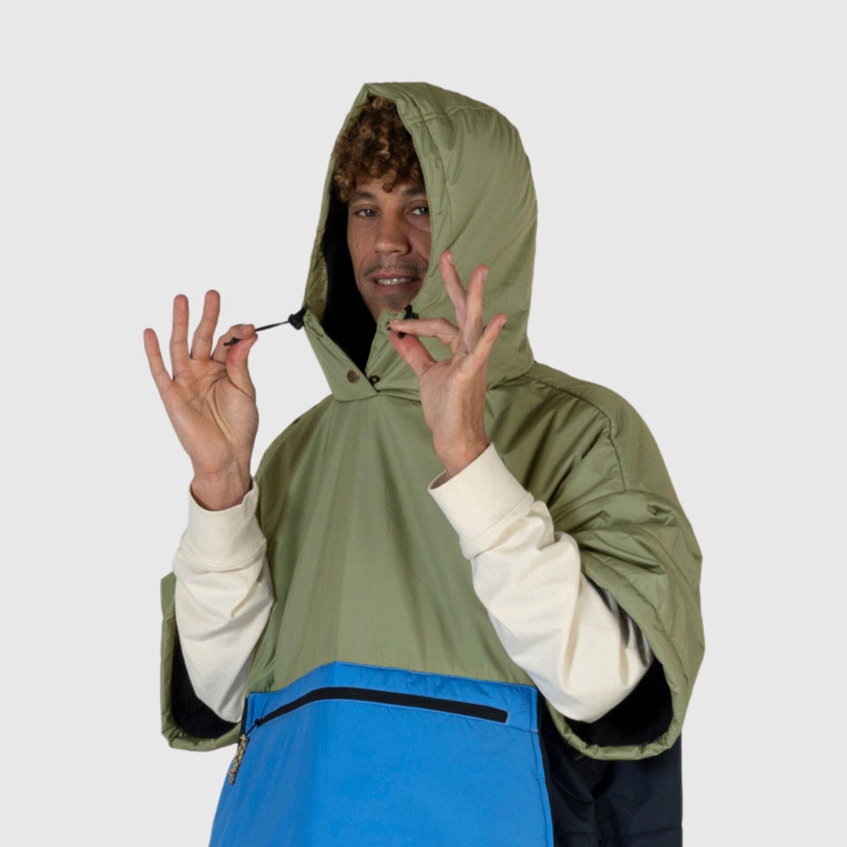 VOITED 3rd Edition Outdoor Poncho for Surfing, Camping, Vanlife & Wild Swimming - Ocean Navy/Olive Changewear VOITED 