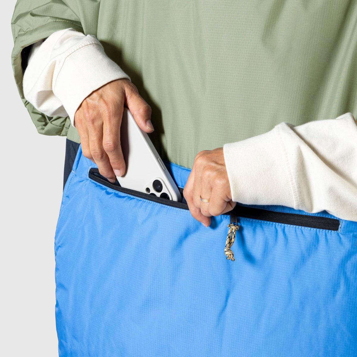 VOITED 3rd Edition Outdoor Poncho for Surfing, Camping, Vanlife & Wild Swimming - Ocean Navy/Olive Changewear VOITED 