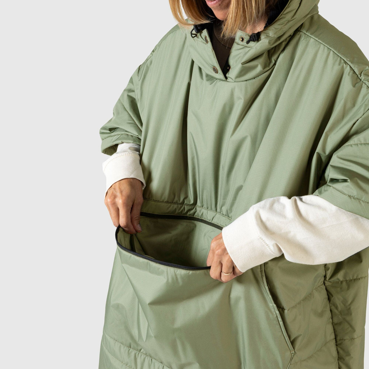 VOITED 3rd Edition Outdoor Poncho for Surfing, Camping, Vanlife & Wild Swimming - Olive Changewear VOITED 