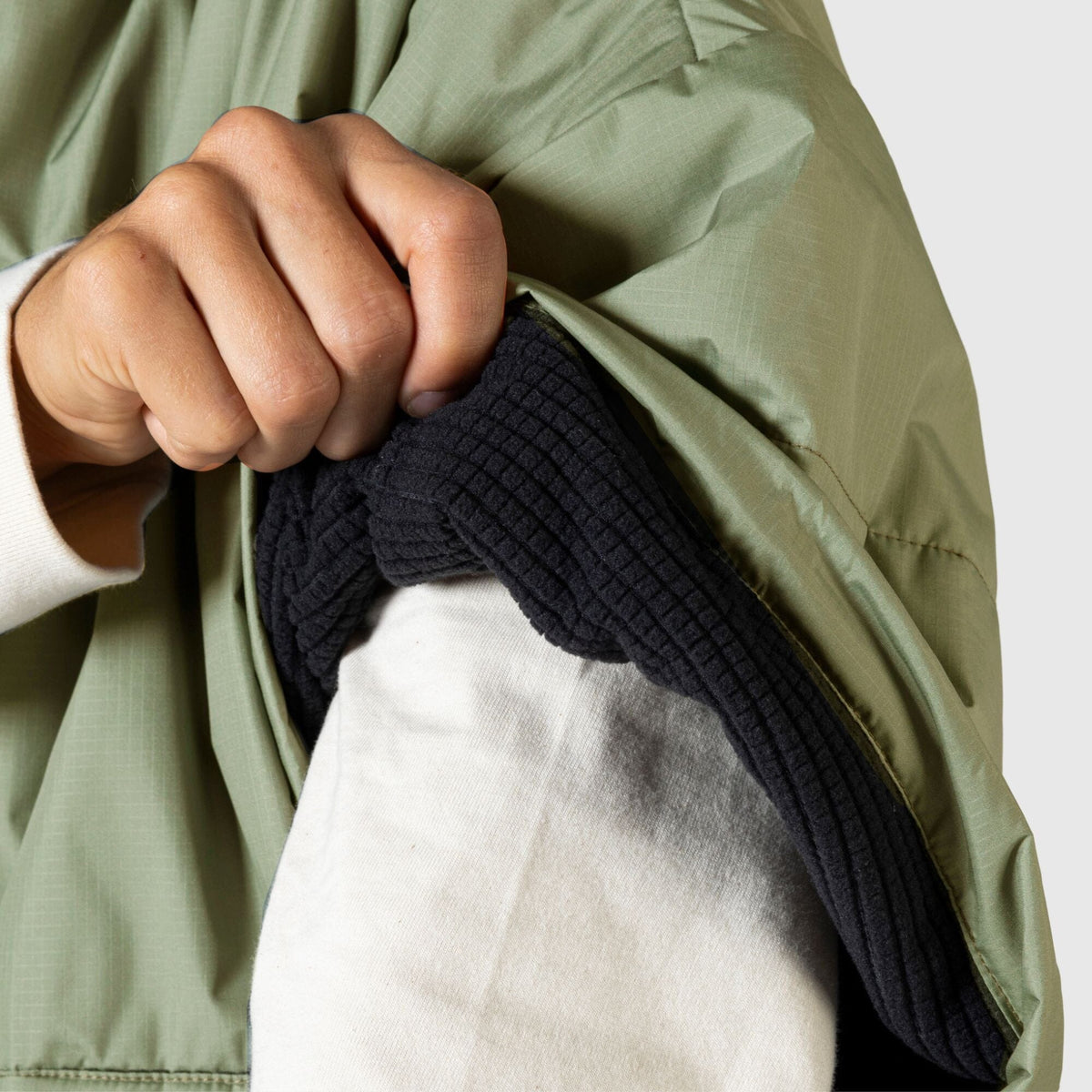 VOITED 3rd Edition Outdoor Poncho for Surfing, Camping, Vanlife & Wild Swimming - Olive Changewear VOITED 