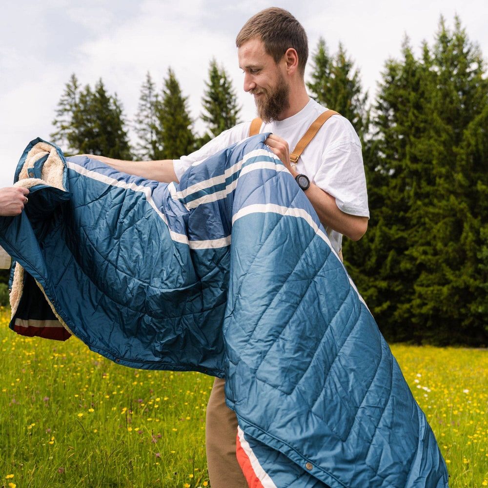 VOITED Queen CloudTouch® Indoor/Outdoor Camping Blanket - Camp Vibes Two