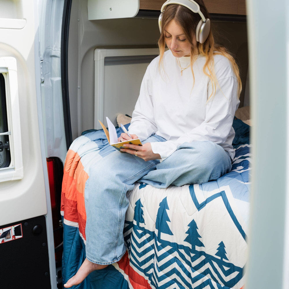 VOITED Queen CloudTouch® Indoor/Outdoor Camping Blanket - Camp Vibes Two