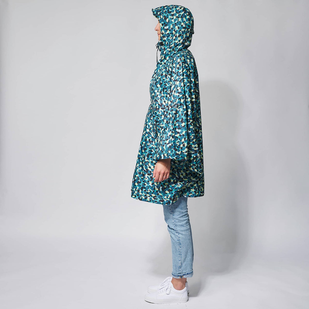 VOITED Rain Poncho - Water-Resistant & Packable - An Tracks Rainwear VOITED 